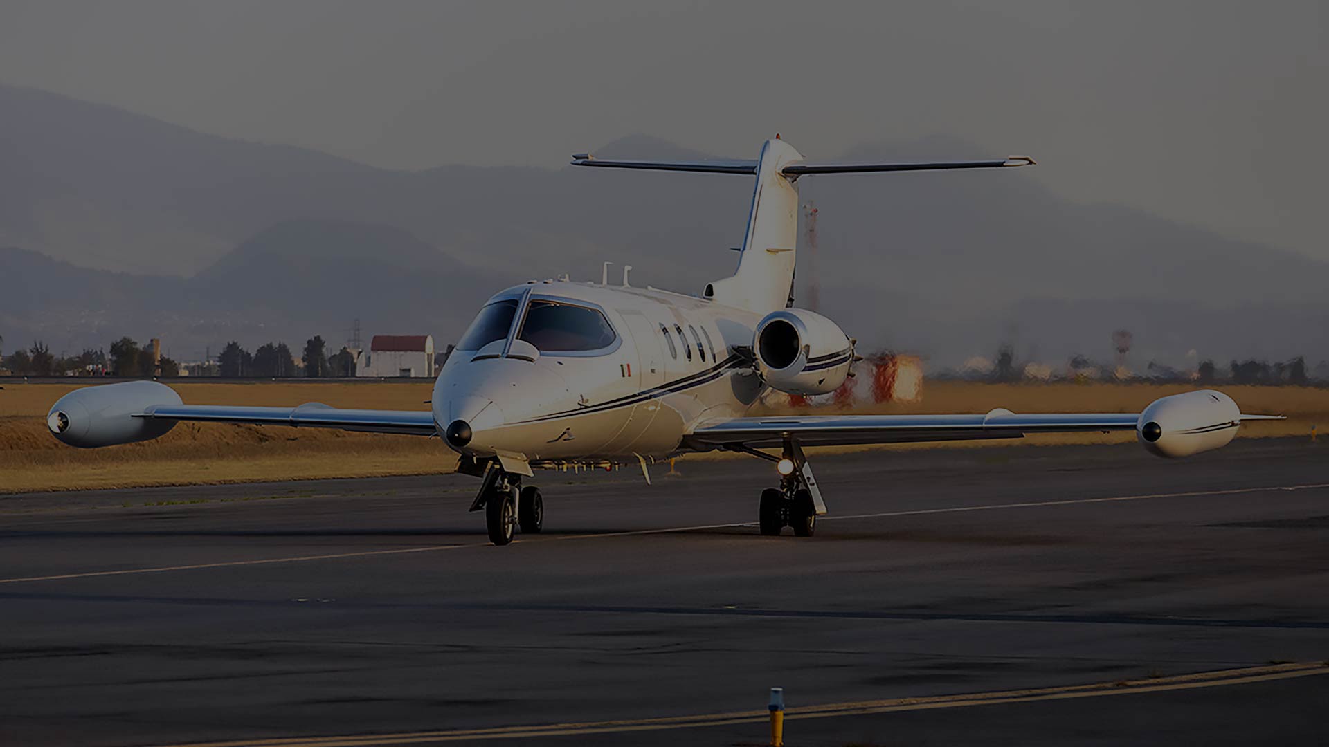 charteo-pacifico-azul-learjet-25D-hover-1920×1080-1